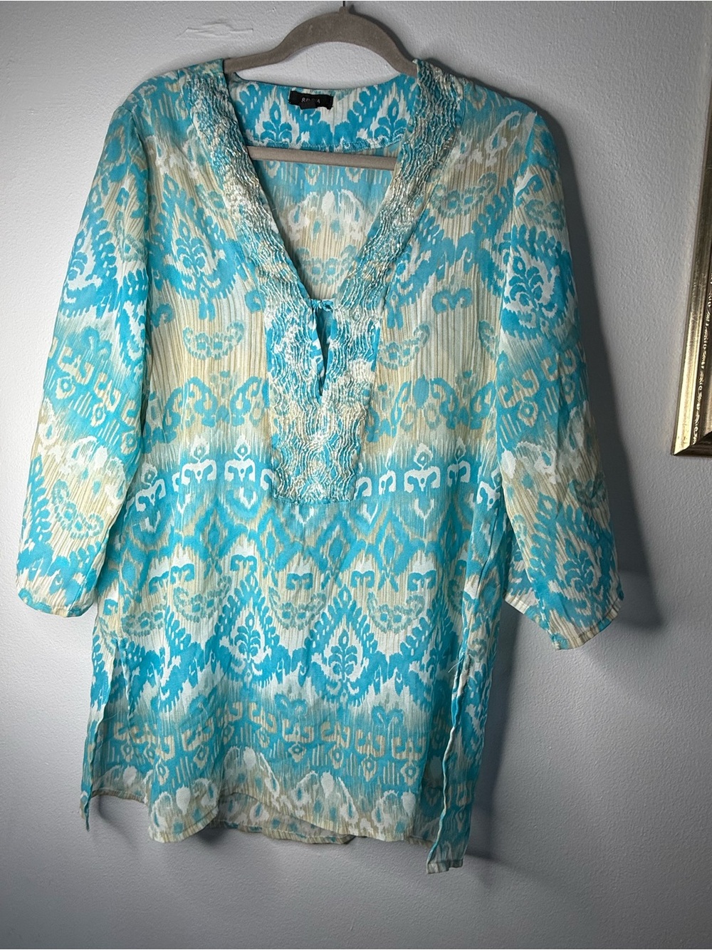 Raviya Turquoise & Cream Patterned V-Neck Tunic